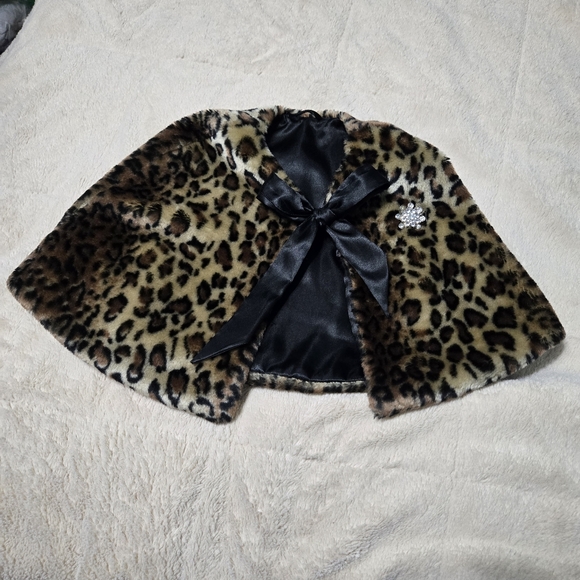 Toby Girls Leopard Print Cape/Capelet Sizes 4-14 Attached Sparkly Heart  Brooch - Picture 1 of 11